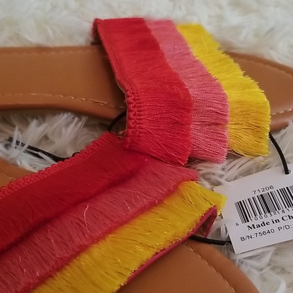 Fringe Sandals - Picture 4 of 6